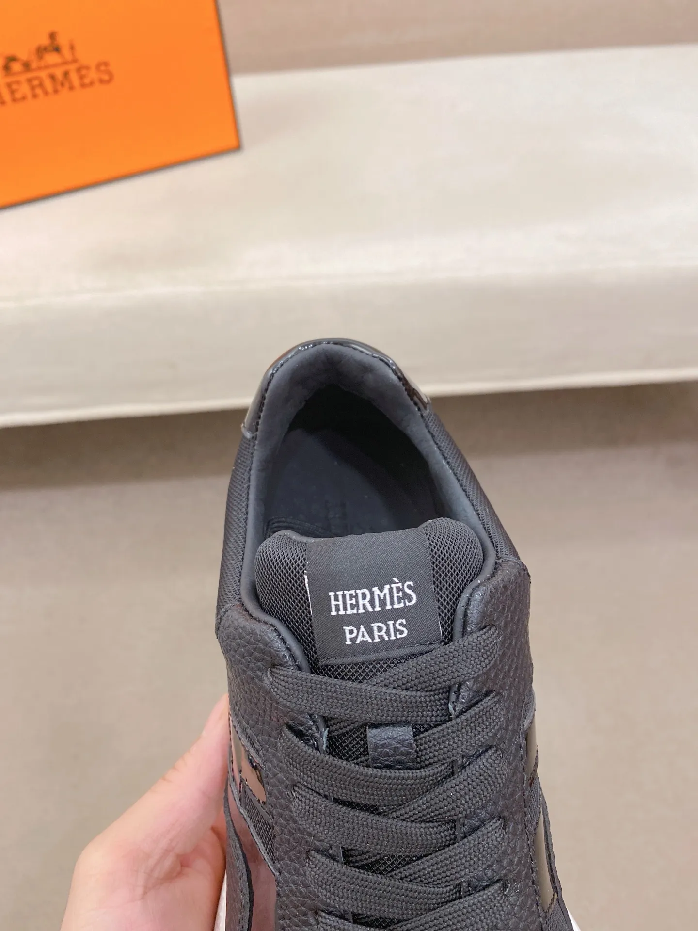 Factory price: 560💰《HERMES》【Classic Original Version】Hermès; Top 🔝 Purchasing Agency 🔍🔍Men's latest 🇺🇸 counters are on sale simultaneously, imported from Italy original ▲▲cowhide ▲▲ (high-end, nobility, class) ) Exquisite workmanship (Italian 🇮🇹 imported water-dyed 🐂 cowhide lining) sole: original sole provided by the original factory, ⚠️exclusive double-layer activity·TPR·rubber·combined molded outsole; super comfortable·wear-resistant·non-slip·environmental protection The real thing is more beautiful if you take the real thing (high quality, follow the order). You can enter and exit the counter at will * Number of yards: 38-44 (45 can be customized and cannot be returned or exchanged)